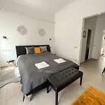 Lidvina - Saját, Zárt Parkolóval Apartamento *