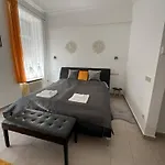 Lidvina - Saját, Zárt Parkolóval Apartamento