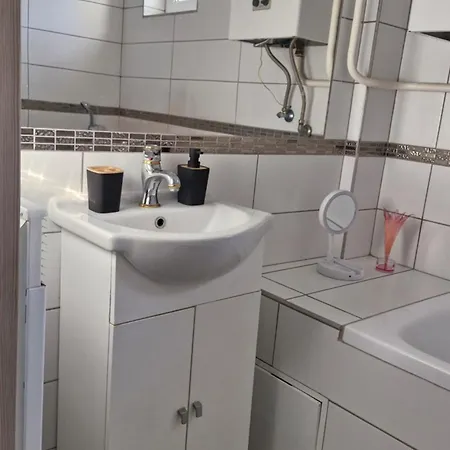 Lidvina - Saját, Zárt Parkolóval Apartamento